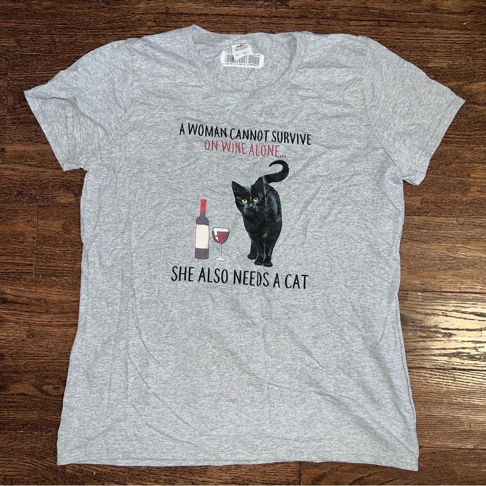 Fruit of the Loom Grey Graphic Cat & Wine Tee